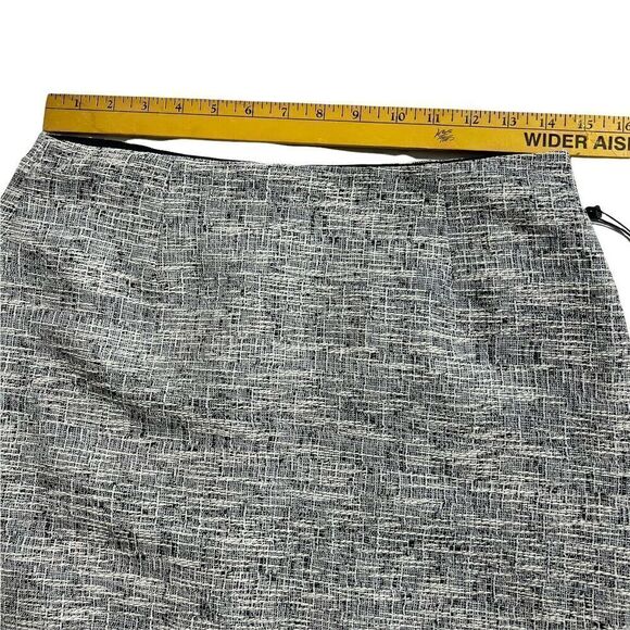 Calvin Klein Pencil Skirt Size 4 Women's Black White Metallic Tweed Fringe New - Picture 12 of 12